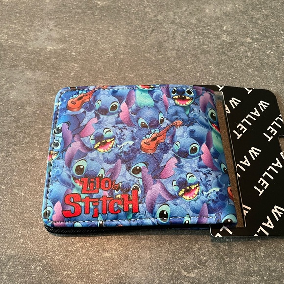 Brand new Lilo & Stitch wallet - Picture 4 of 4